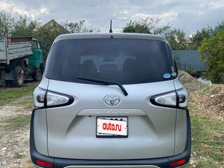 2016 Toyota Sienta II, серебристый, 1275000 рублей, вид 4