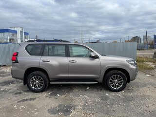 2018 Toyota Land Cruiser Prado 150 Series Рестайлинг 2, бежевый, 5400000 рублей, вид 4