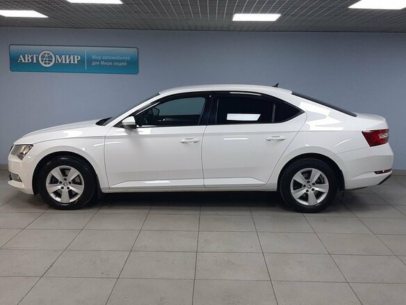 2019 Skoda Superb III, белый, 2000000 рублей - вид 7