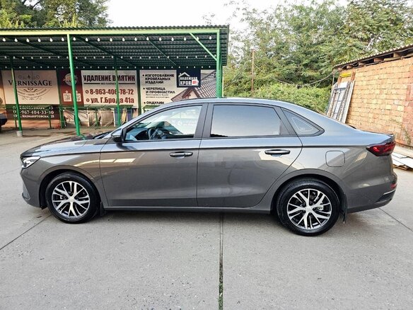 2023 Geely Emgrand II, серый, 1650000 рублей - вид 9