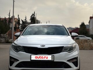 2019 Kia Optima IV Рестайлинг, белый, 1450000 рублей, вид 3