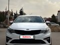 2019 Kia Optima IV Рестайлинг, белый, 1450000 рублей - вид 2