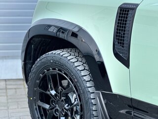 2021 Land Rover Defender 110 II, зелёный, 5900000 рублей, вид 3