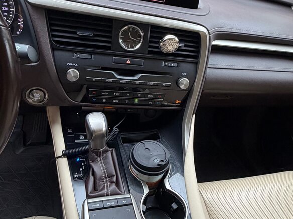 2020 Lexus RX 300 IV Рестайлинг, коричневый, 4650000 рублей - вид 15