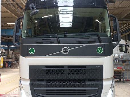 2023 Volvo FH, белый, 12500000 рублей, вид 1