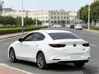 2022 Mazda 3 IV (BP), белый, 1650017 рублей, вид 5