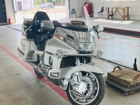 1997 Honda GL 1500 Gold Wing, белый, 780000 рублей, вид 1