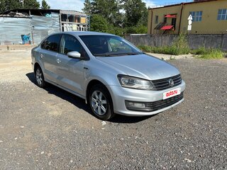 2016 Volkswagen Polo V Рестайлинг, серебристый, 650000 рублей, вид 3