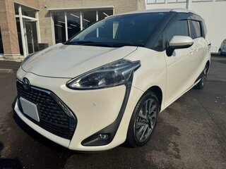 2021 Toyota Sienta II Рестайлинг, белый, 1041000 рублей, вид 1