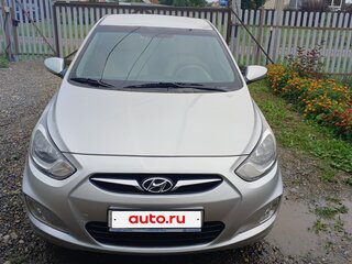 2012 Hyundai Solaris I, серебристый, 800000 рублей, вид 2