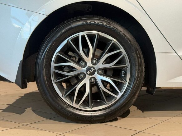 2021 Kia K5 III, серебристый, 2455000 рублей - вид 16
