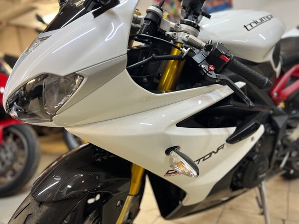 2014 Triumph Daytona 675, белый - вид 13