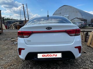 2017 Kia Rio IV, белый, 650000 рублей, вид 5