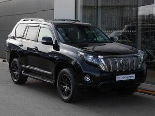 2017 Toyota Land Cruiser Prado 150 Series Рестайлинг 1, чёрный, 4699000 рублей, вид 3