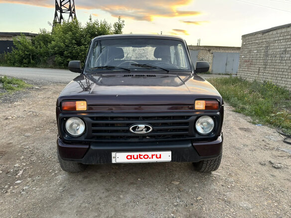 2010 Lada (ВАЗ) 2121 (4x4) I Рестайлинг, пурпурный, 310000 рублей - вид 1
