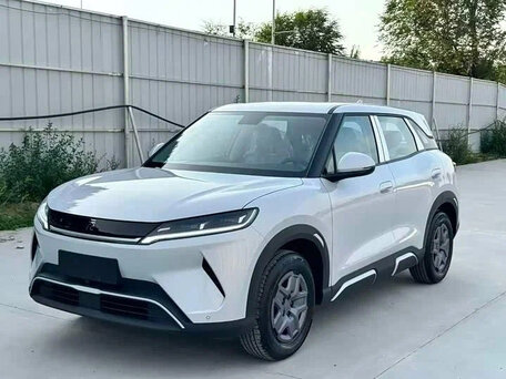 2025 BYD Yuan Up 32 kWh, белый, 1788004 рублей, вид 3