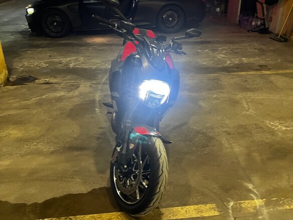 2014 Ducati Diavel Carbon, чёрный, 900000 рублей - вид 2