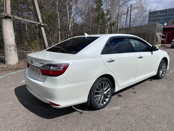 2015 Toyota Camry VII (XV50) Рестайлинг, белый - вид 4
