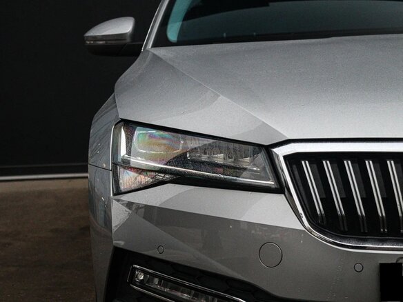 2023 Skoda Superb III Рестайлинг, серебристый, 2390000 рублей - вид 8