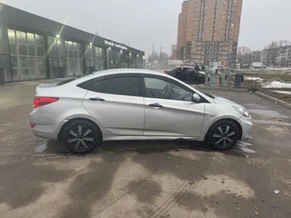 2013 Hyundai Solaris I, серый, 600000 рублей, вид 4