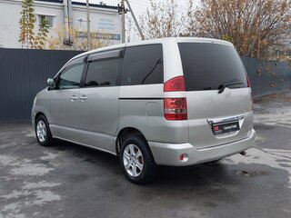 2003 Toyota Noah I (R60), серебристый, 879000 рублей, вид 5