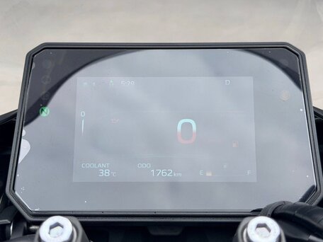2025 Yamaha MT-07 (FZ-07), чёрный, 1150000 рублей, вид 3
