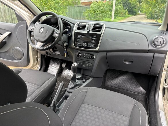 2014 Renault Logan II, бежевый, 770000 рублей - вид 9