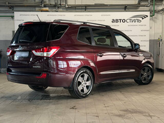 2014 SsangYong Stavic, красный, 1249000 рублей, вид 5