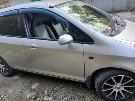 2005 Honda Fit I, серебристый, 550000 рублей, вид 2