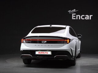 2024 Hyundai Sonata VIII (DN8) Рестайлинг, белый, 1823000 рублей, вид 4