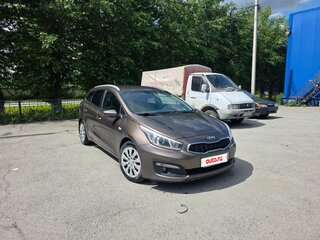 2017 Kia Ceed II Рестайлинг, коричневый, 910000 рублей, вид 4