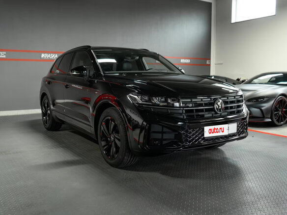 2026 Volkswagen Touareg III Рестайлинг, чёрный - вид 3