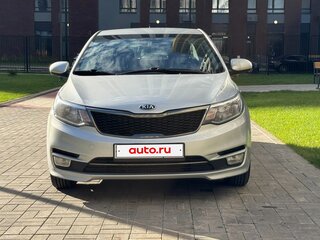 2016 Kia Rio III Рестайлинг, серебристый, 970000 рублей, вид 2