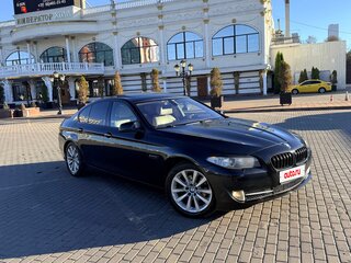 2010 BMW 5 серии 523i VI (F10/F11/F07), чёрный, 1300000 рублей, вид 2