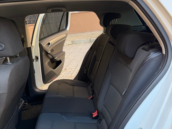 2013 Volkswagen Golf VII, белый, 960000 рублей - вид 9