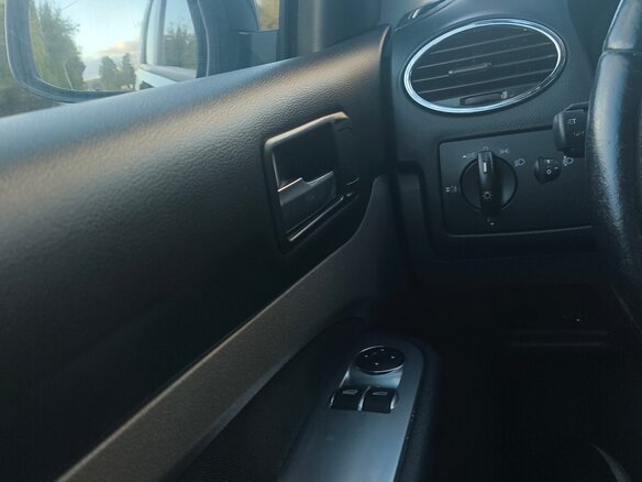 2011 Ford Focus II Рестайлинг, чёрный, 540000 рублей - вид 8