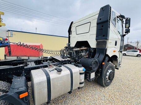2024 FAW J6 CA4251, белый, 12500000 рублей, вид 5