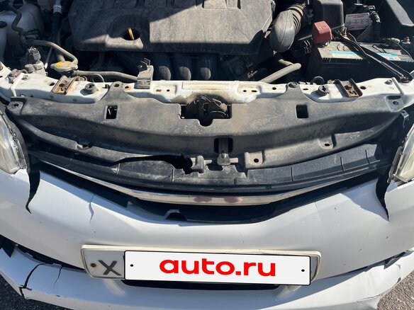 2014 Toyota Wish II Рестайлинг, белый - вид 17