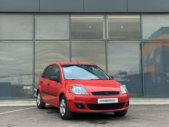 2007 Ford Fiesta Mk5, красный - вид 1