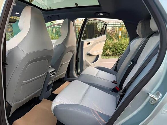2025 MG 4 EV 42.8 kWh II, зелёный, 1675000 рублей - вид 11