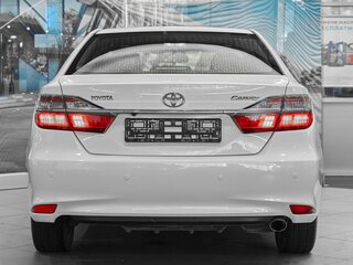 2016 Toyota Camry VII (XV50) Рестайлинг, белый, 1749000 рублей, вид 5
