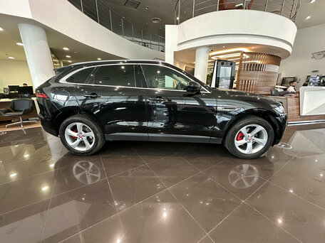 2019 Jaguar F-Pace I, чёрный, 2599000 рублей, вид 4