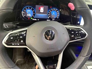 2023 Volkswagen Golf VIII, серый, 1900000 рублей, вид 4