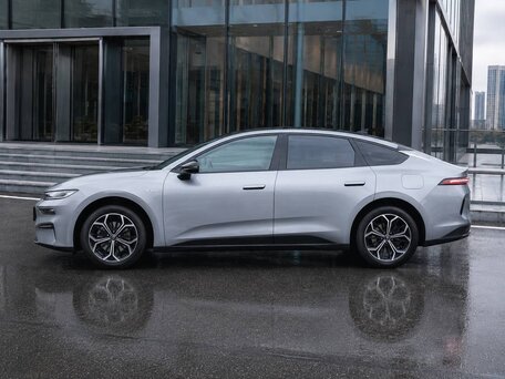 2026 Changan Qiyuan A06 28.39 kWh, серебристый, 2257000 рублей, вид 3