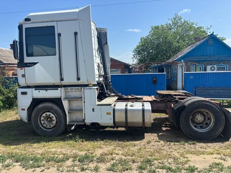 1999 Renault Magnum, белый, 800000 рублей, вид 2