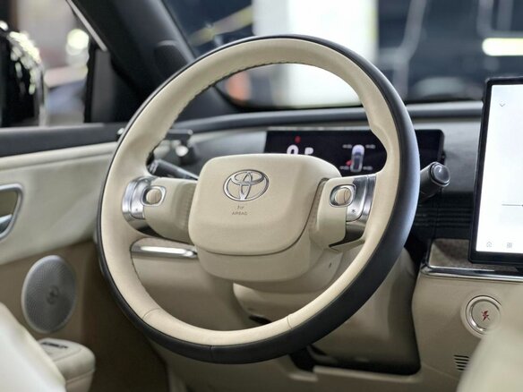 2025 Toyota bZ3X 58.3 kWh, белый, 2800000 рублей - вид 7