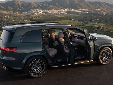 2026 Mercedes-Benz GLS 450 d II (X167) Рестайлинг 2, зелёный, 18607000 рублей, вид 4