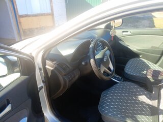 2012 Hyundai Solaris I, серебристый, 730000 рублей, вид 5