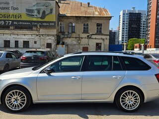 2018 Skoda Octavia III (A7) Рестайлинг, серебристый, 1500000 рублей, вид 4