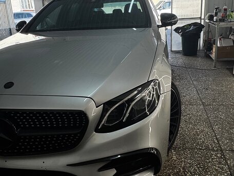 2016 Mercedes-Benz E-Класс 200 V (W213, S213, C238), серебристый, 2400000 рублей, вид 4